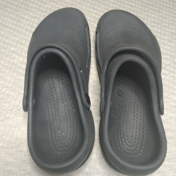 Crocs Black Sandals Sz 7 Movable Strap - Picture 4 of 8